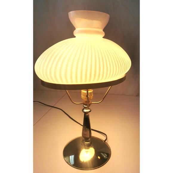Table Lamp Beautiful Milk Glass Ribbed Shade Brass Base Vintage Rare Italy - Picture 8 of 15